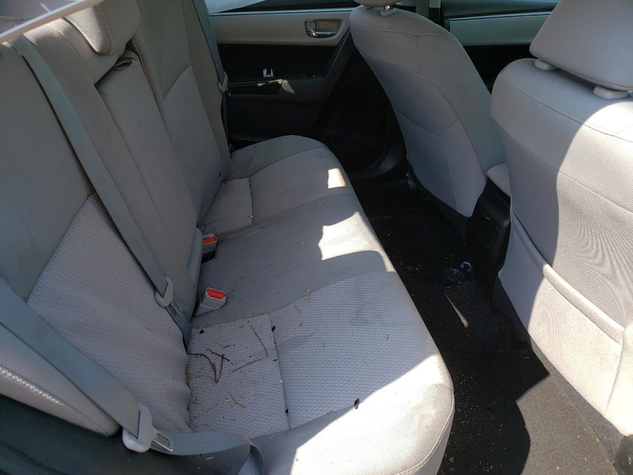 Photo 6 from auction – 2015 TOYOTA COROLLA EC with VIN 5YFBPRHE2FP204774