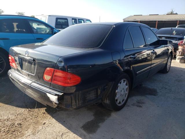 Photo 4 from auction – 1998 MERCEDES-BENZ E 320 with VIN WDBJF65F0WA628256