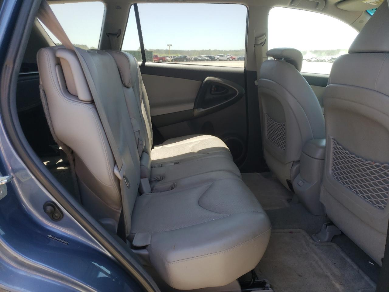 Photo 6 from auction – 2011 TOYOTA RAV4 LIMIT with VIN 2T3YF4DV5BW064774