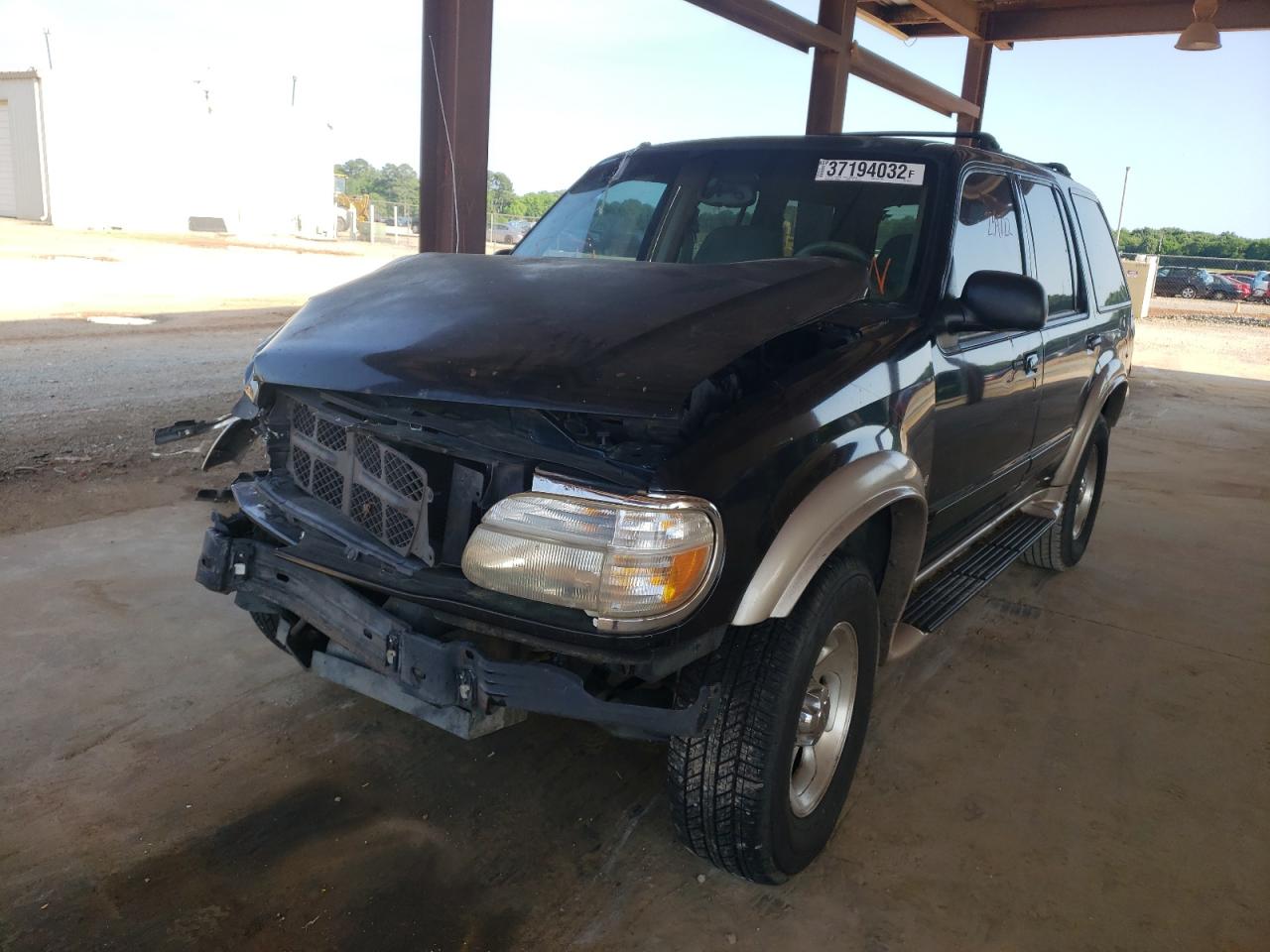 Photo 2 from auction – 2000 FORD EXPLORER E with VIN 1FMDU64P6YZA34978