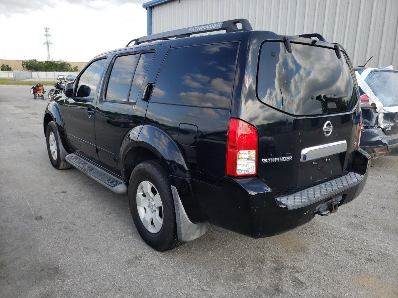 Photo 3 from auction – 2005 NISSAN PATHFINDER with VIN 5N1AR18U25C746801