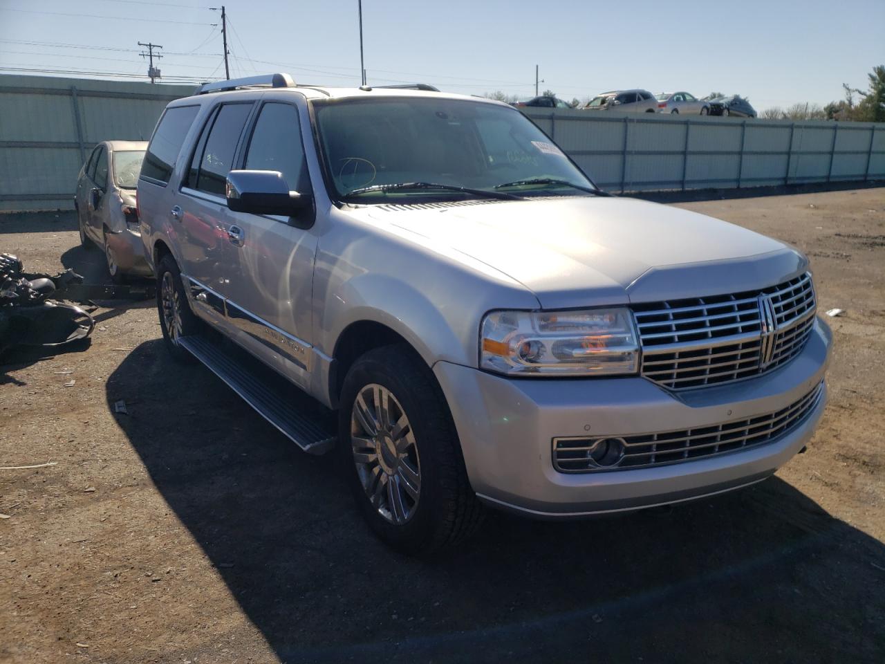 LINCOLN NAVIGATOR 2010 with VIN 5LMJJ2J5XAEJ09652 - Photo from auction