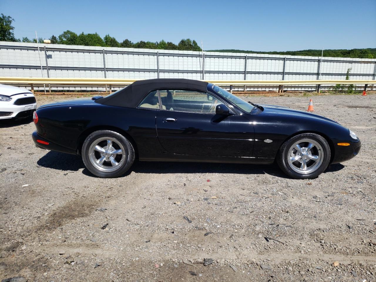 Photo 9 from auction – 1997 JAGUAR XK8 with VIN SAJGX2742VC014181