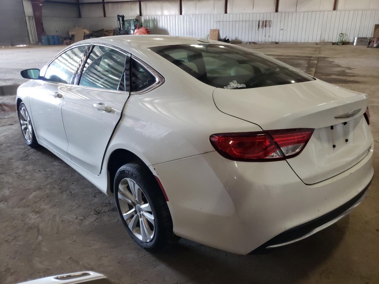 Photo 3 from auction – 2015 CHRYSLER 200 LIMITE with VIN 1C3CCCAB0FN646614