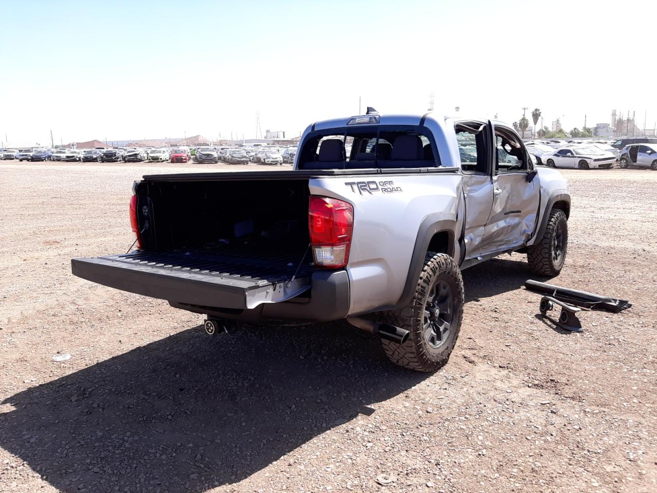 Photo 4 from auction – 2017 TOYOTA TACOMA DOU with VIN 3TMAZ5CN6HM028375