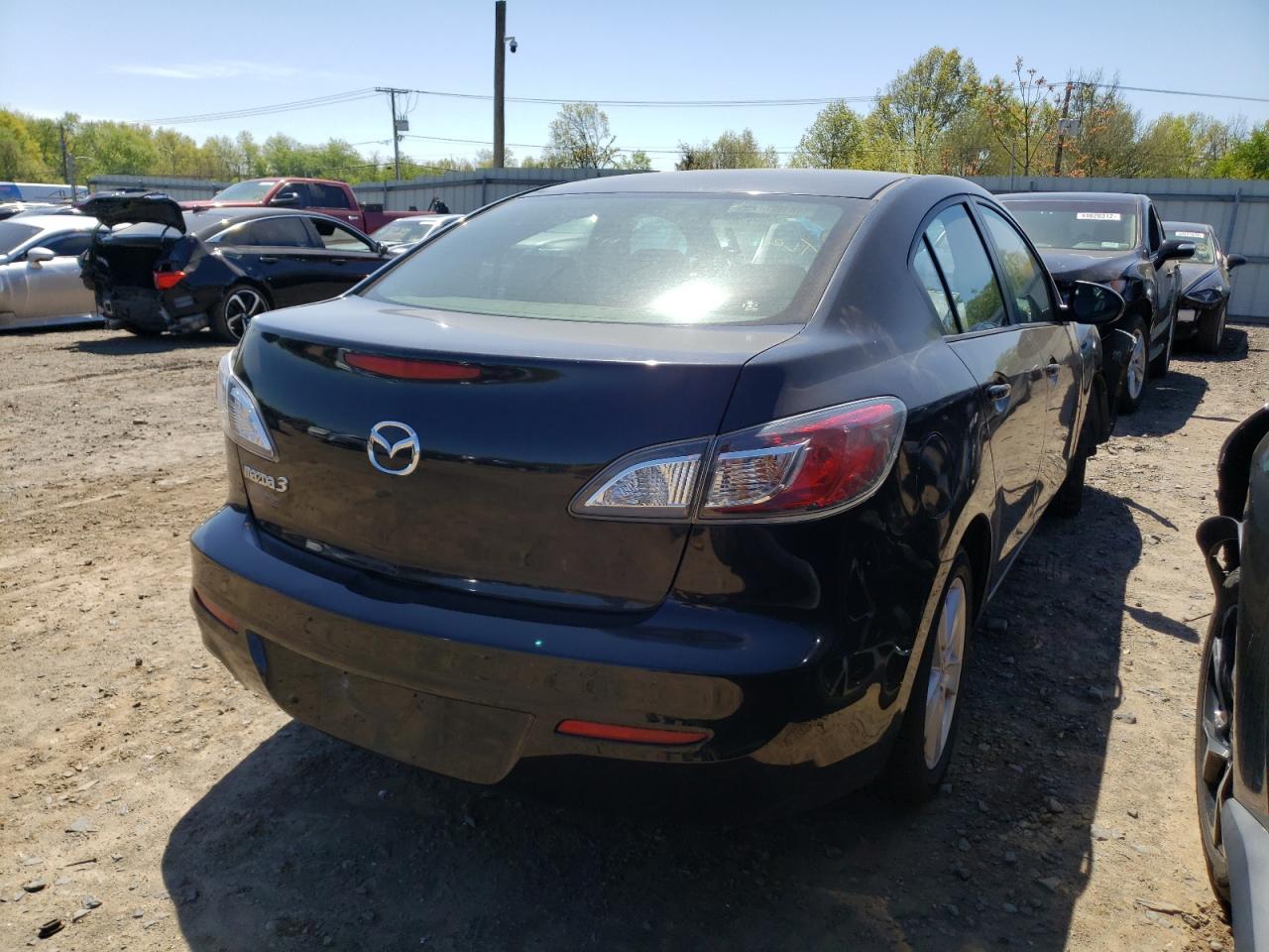 Photo 4 from auction – 2012 MAZDA 3 I with VIN JM1BL1UG3C1518213