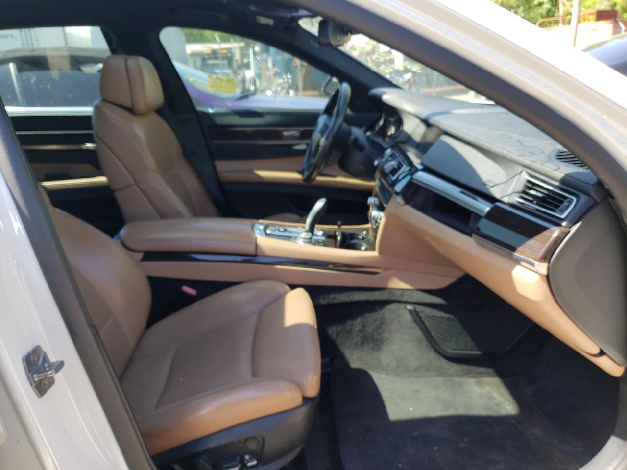 Photo 5 from auction – 2011 BMW 750 LI with VIN WBAKB8C51BC851800