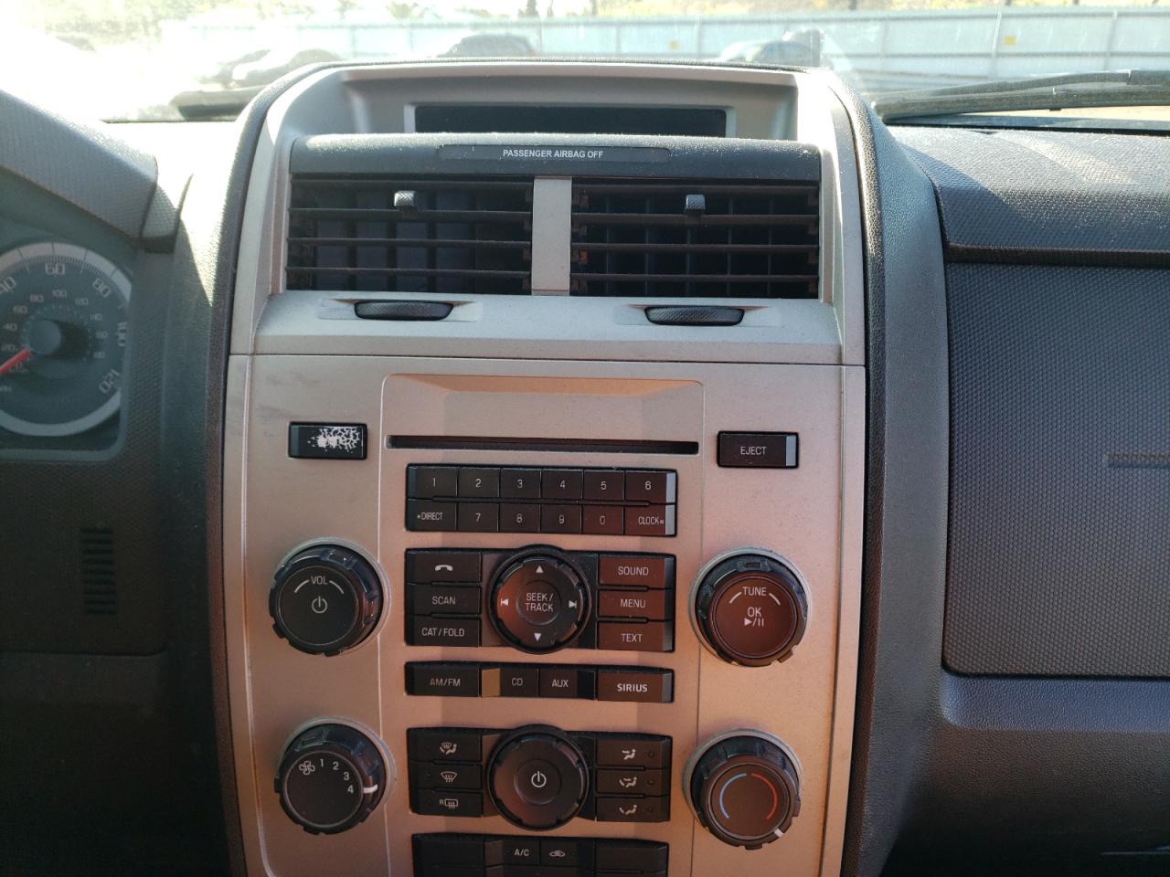 Photo 9 from auction – 2010 FORD ESCAPE XLT with VIN 1FMCU9DG3AKA69229