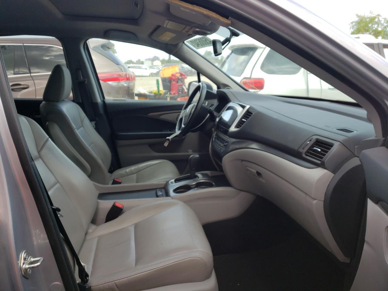 Photo 5 from auction – 2018 HONDA PILOT EXL with VIN 5FNYF5H50JB027104