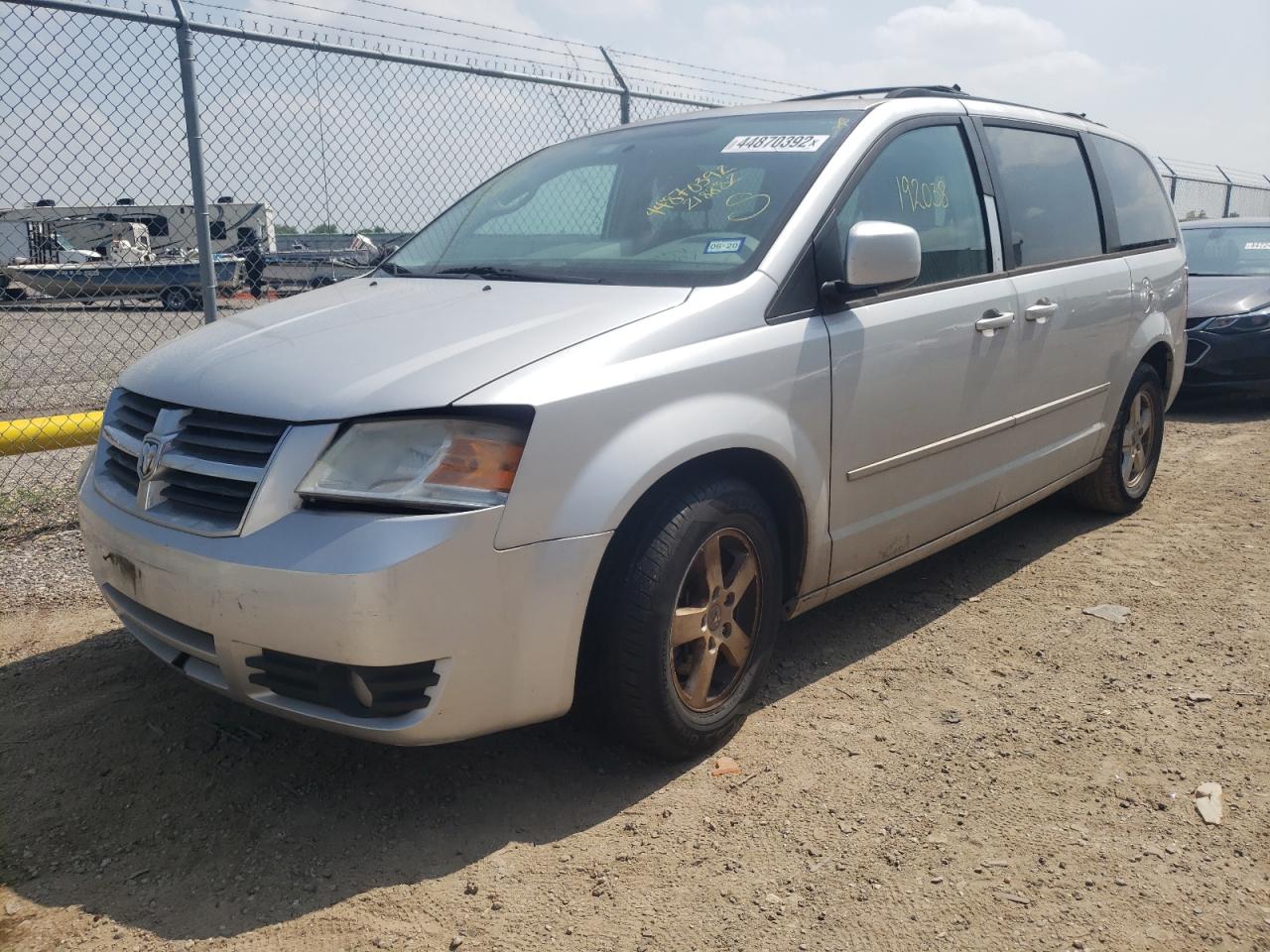 Photo 2 from auction – 2010 DODGE GRAND CARA with VIN 2D4RN5D14AR218882