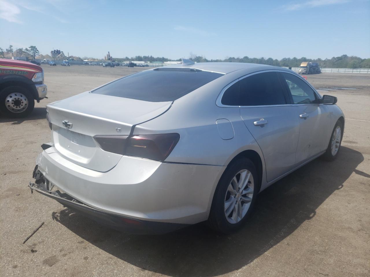 Photo 4 from auction – 2018 CHEVROLET MALIBU LT with VIN 1G1ZD5ST4JF258352