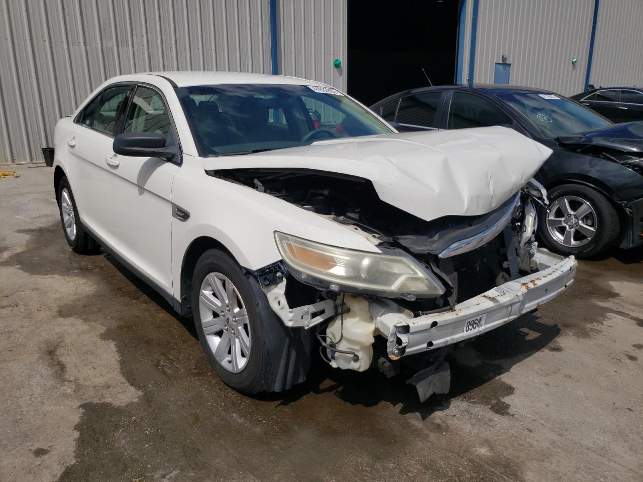 FORD TAURUS SE 2010 with VIN 1FAHP2DW0AG113440 - Photo from auction
