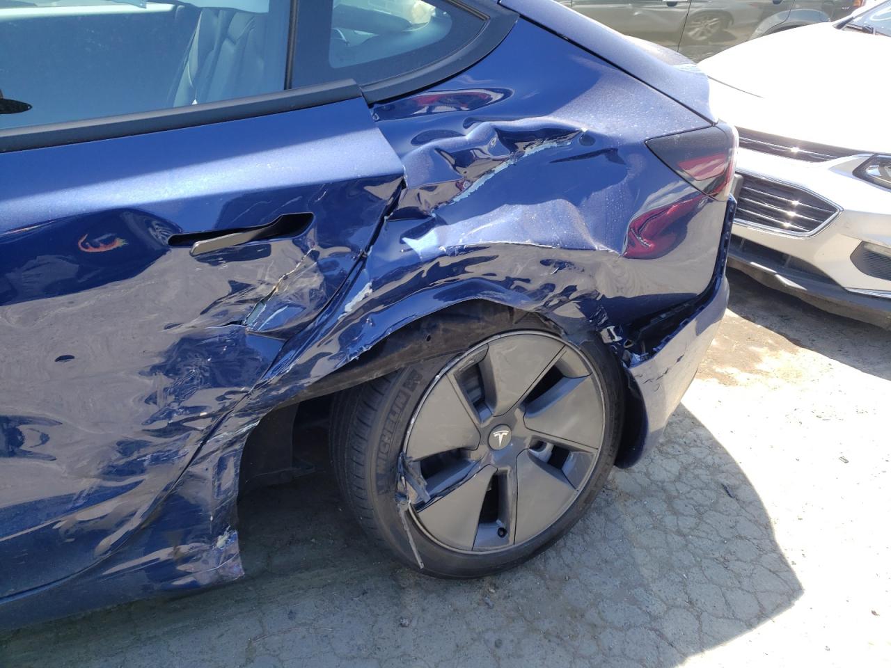 Photo 9 from auction – 2022 TESLA MODEL 3 with VIN 5YJ3E1EB2NF189063