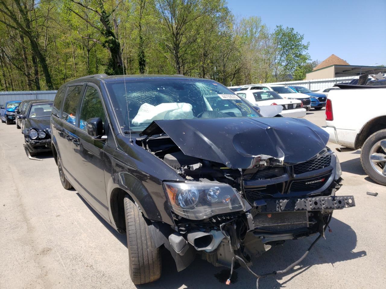 DODGE GRAND CARA 2019 with VIN 2C4RDGEG5KR747581 - Photo from auction