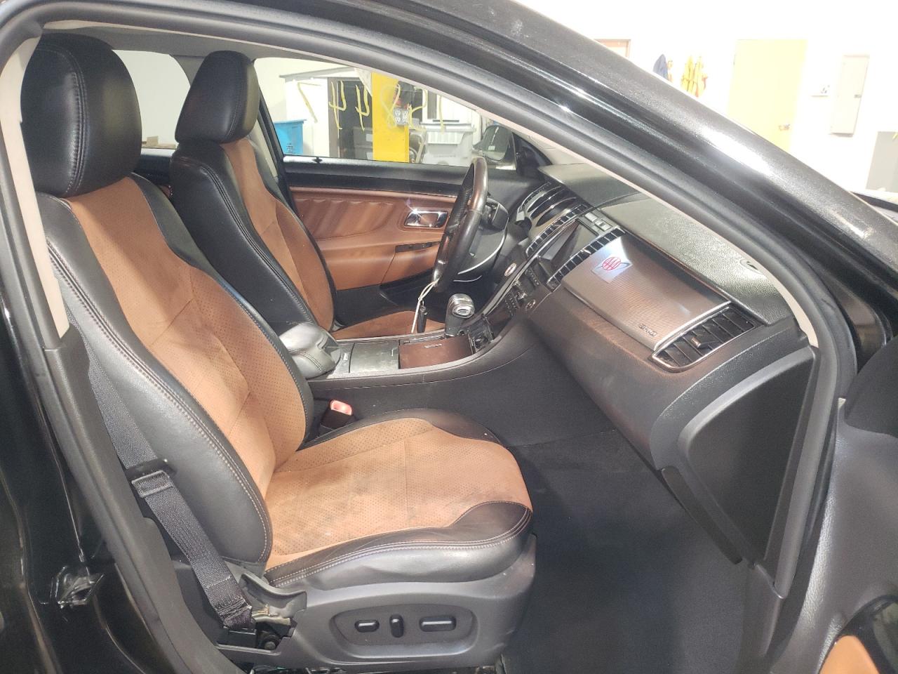 Photo 5 from auction – 2011 FORD TAURUS SHO with VIN 1FAHP2KT9BG148309