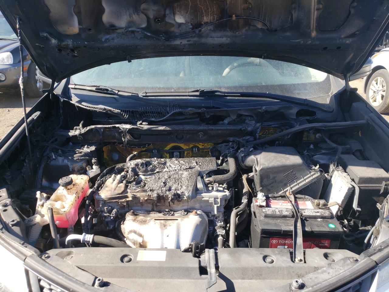 Photo 7 from auction – 2015 TOYOTA RAV4 LE with VIN JTMBFREV8FJ040927