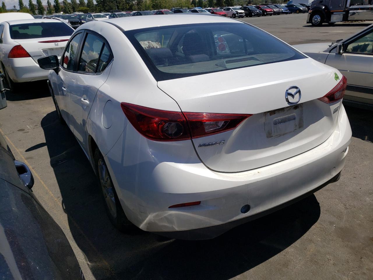 Photo 3 from auction – 2016 MAZDA 3 SPORT with VIN JM1BM1U70G1304573