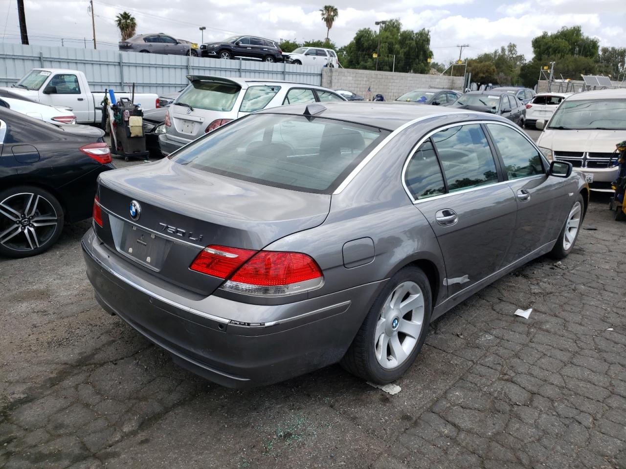 Photo 4 from auction – 2007 BMW 750 with VIN WBAHN83597DT69756
