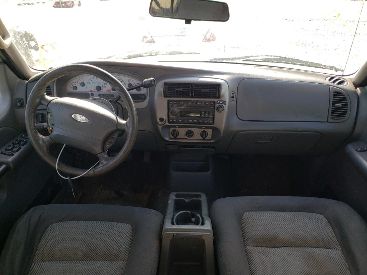 Photo 9 from auction – 2005 FORD EXPLORER S with VIN 1FMZU67KX5UB82355