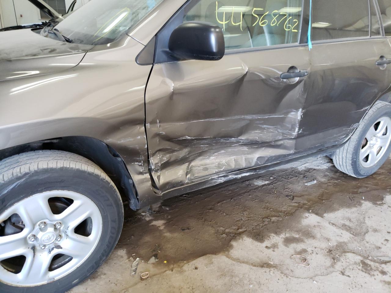 Photo 9 from auction – 2012 TOYOTA RAV4 with VIN 2T3BF4DV4CW252662