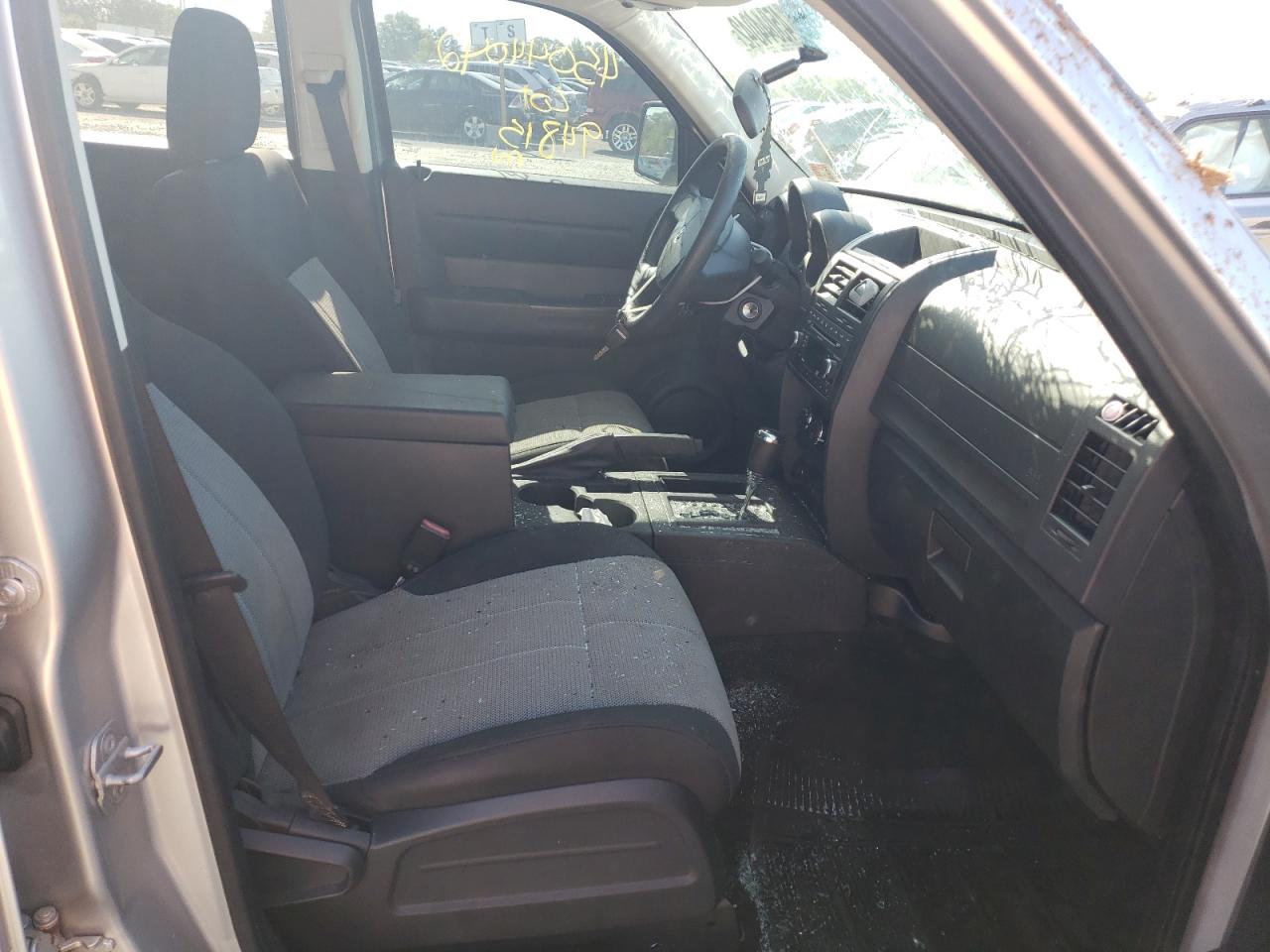 Photo 5 from auction – 2008 DODGE NITRO SXT with VIN 1D8GT28K38W287626