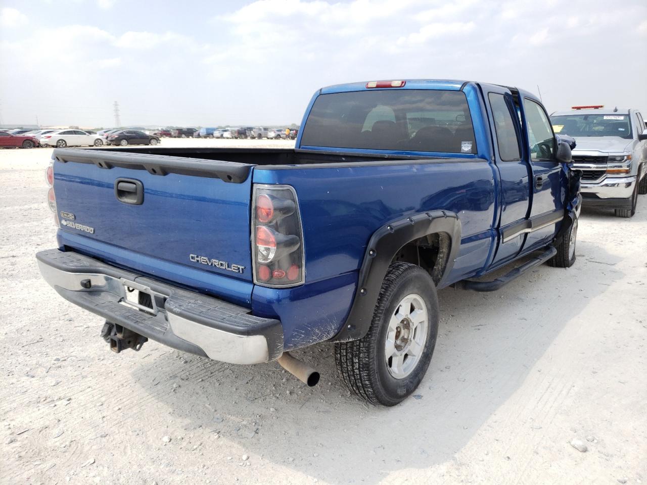 Photo 4 from auction – 2003 CHEVROLET SILVERADO with VIN 2GCEC19T831160538