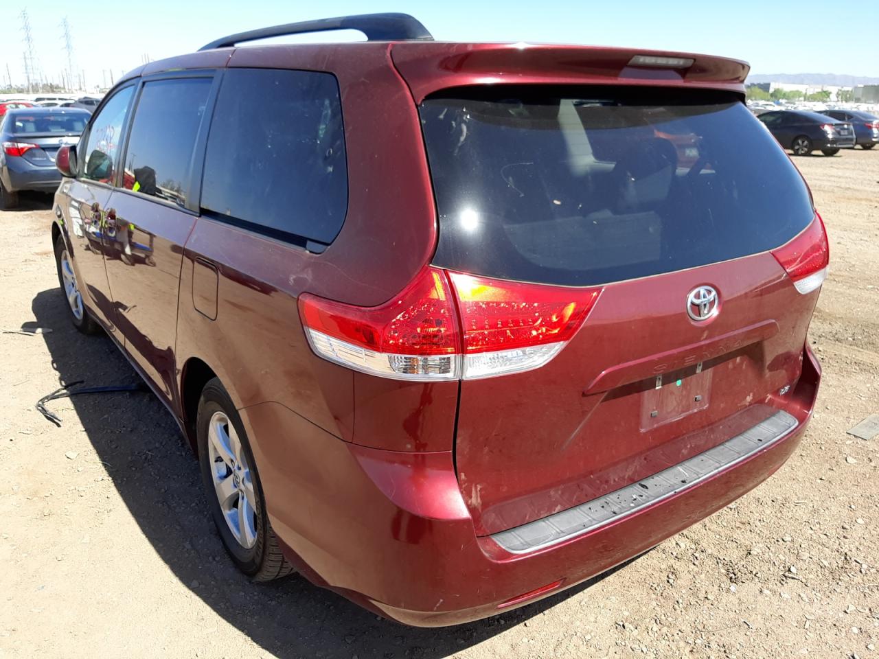 Photo 3 from auction – 2014 TOYOTA SIENNA LE with VIN 5TDKK3DC4ES411396
