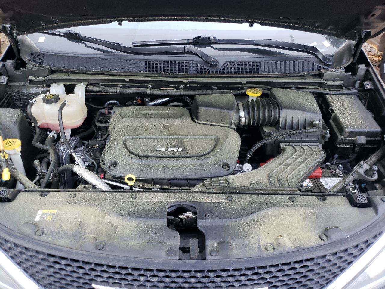 Photo 7 from auction – 2018 CHRYSLER PACIFICA T with VIN 2C4RC1EGXJR112421