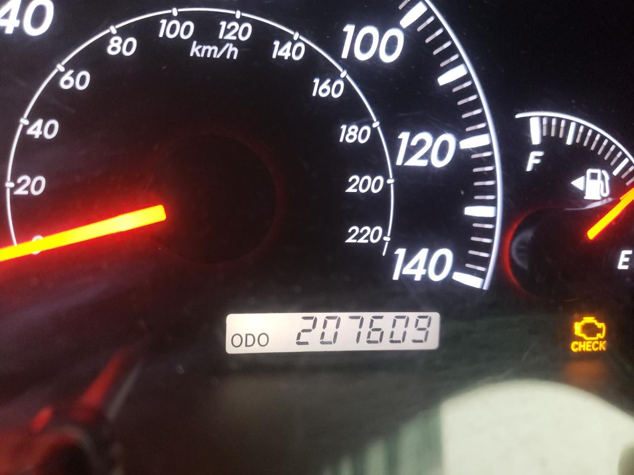 Photo 8 from auction – 2005 TOYOTA CAMRY LE with VIN 4T1BE32K65U402949