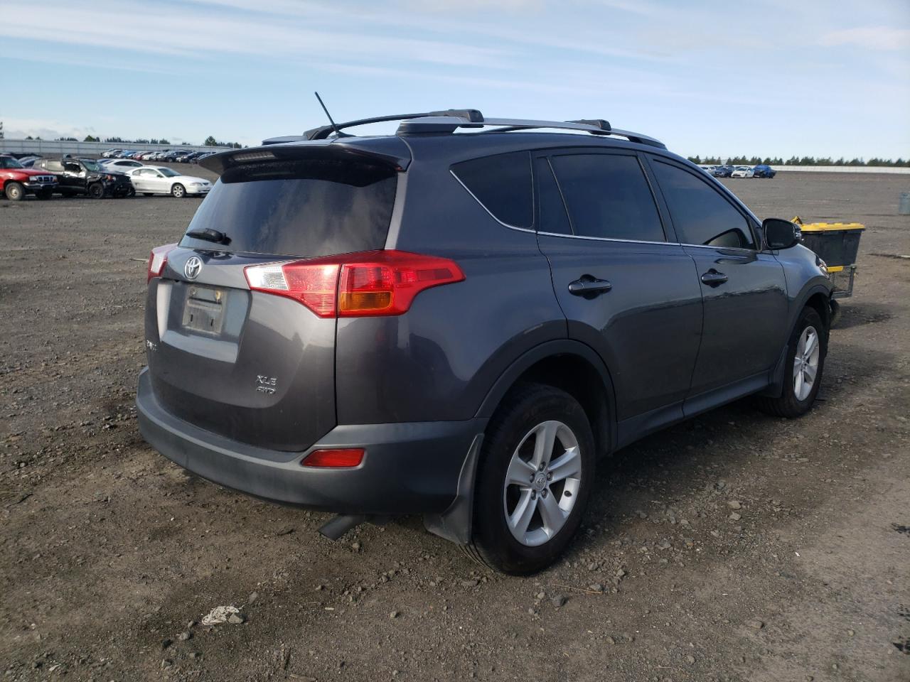 Photo 4 from auction – 2014 TOYOTA RAV4 XLE with VIN JTMRFREV1EJ007801