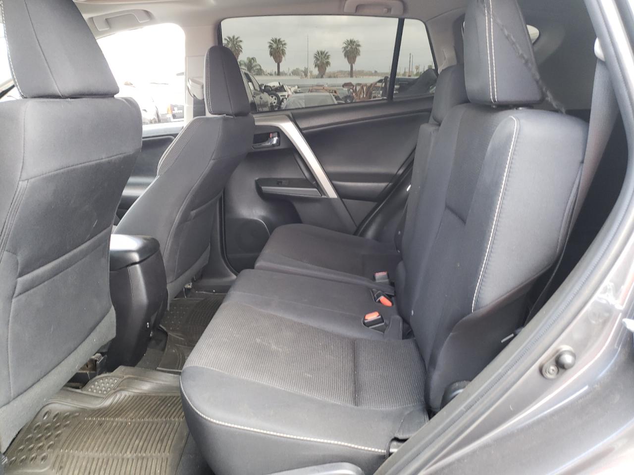 Photo 6 from auction – 2017 TOYOTA RAV4 XLE with VIN 2T3WFREV6HW344280