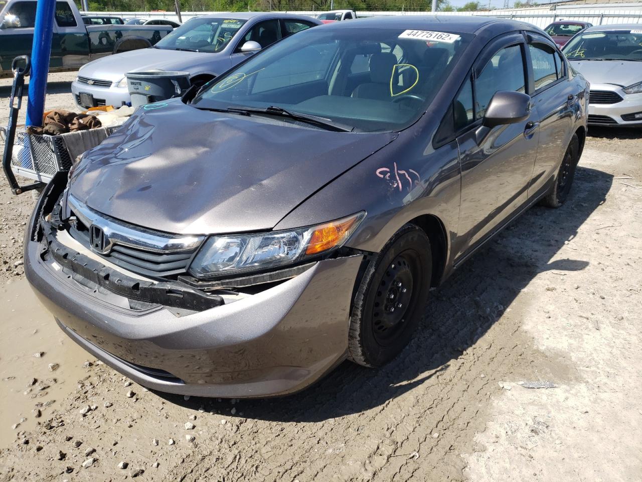 Photo 2 from auction – 2012 HONDA CIVIC LX with VIN 19XFB2F52CE105315