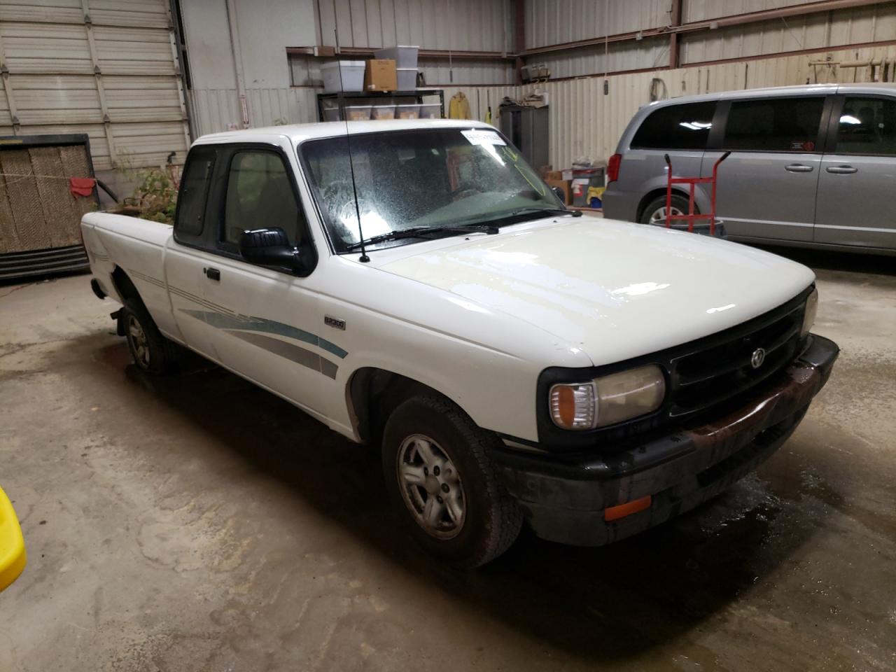 MAZDA B2300 CAB 1995 with VIN 4F4CR16A3STM03505 - Photo from auction