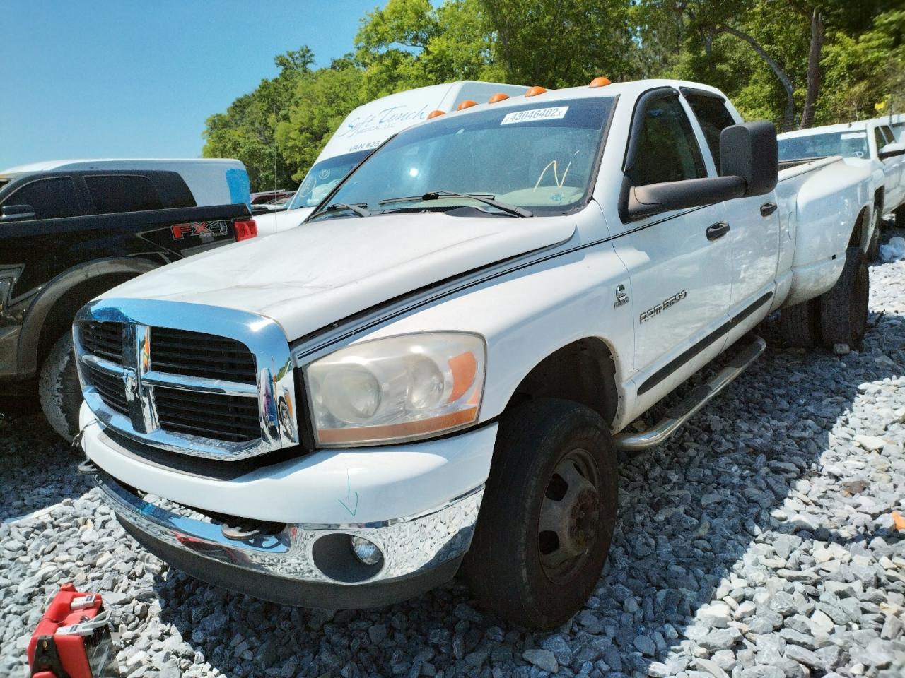 Photo 2 from auction – 2006 DODGE RAM 3500 S with VIN 3D7MX48C86G133358