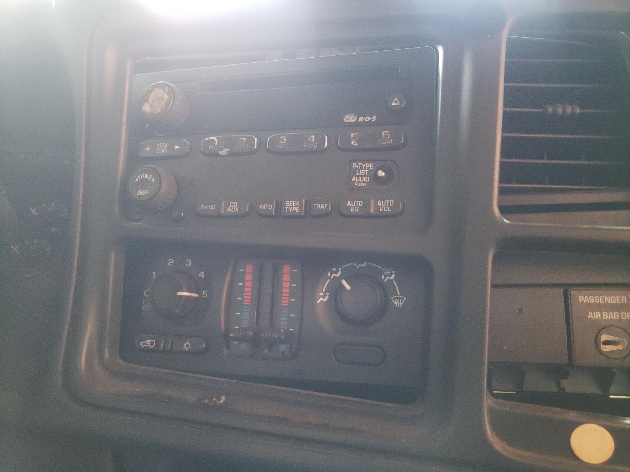 Photo 9 from auction – 2004 CHEVROLET SILVERADO with VIN 1GCEC19V44Z352971