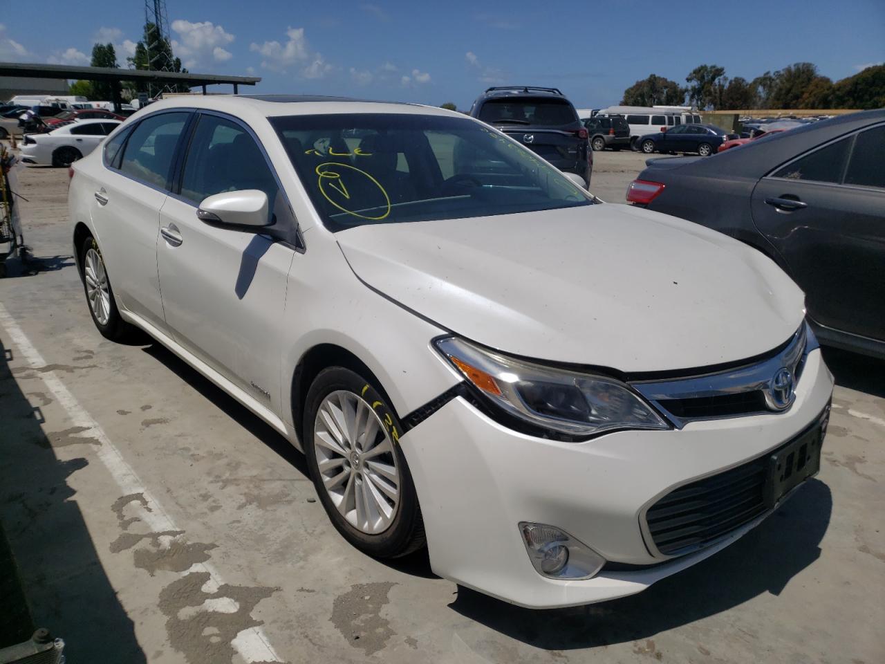 TOYOTA AVALON HYB 2013 with VIN 4T1BD1EB3DU007418 - Photo from auction