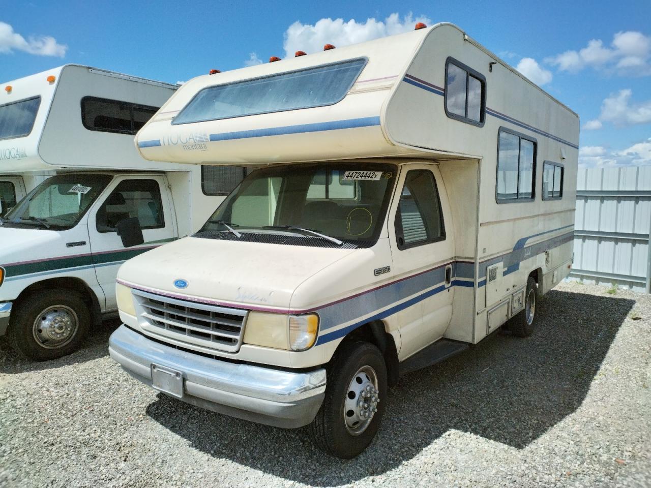 Photo 2 from auction – 1993 FORD ECONOLINE with VIN 1FDKE30G2PHA41973