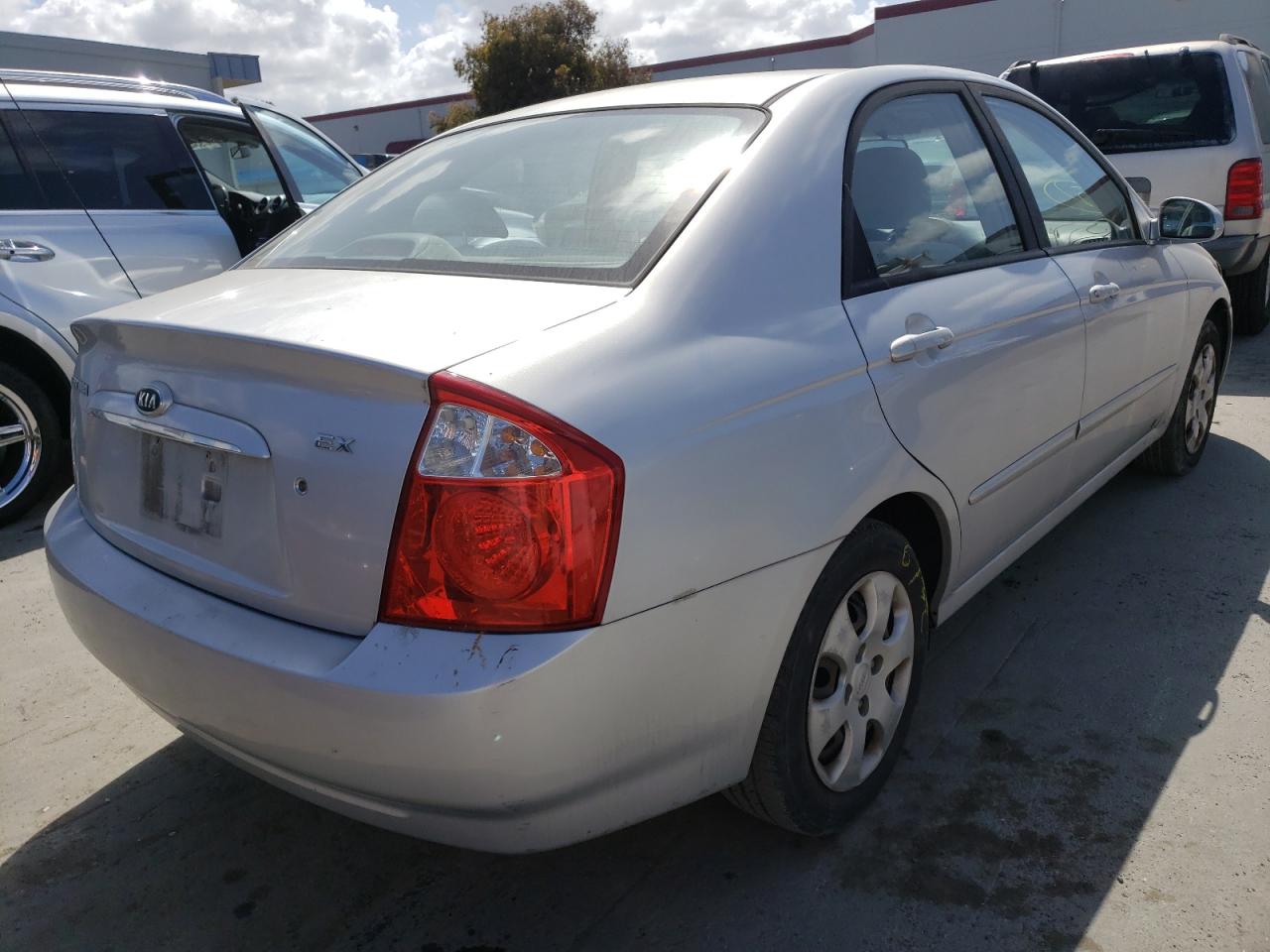 Photo 4 from auction – 2006 KIA SPECTRA LX with VIN KNAFE122165248301