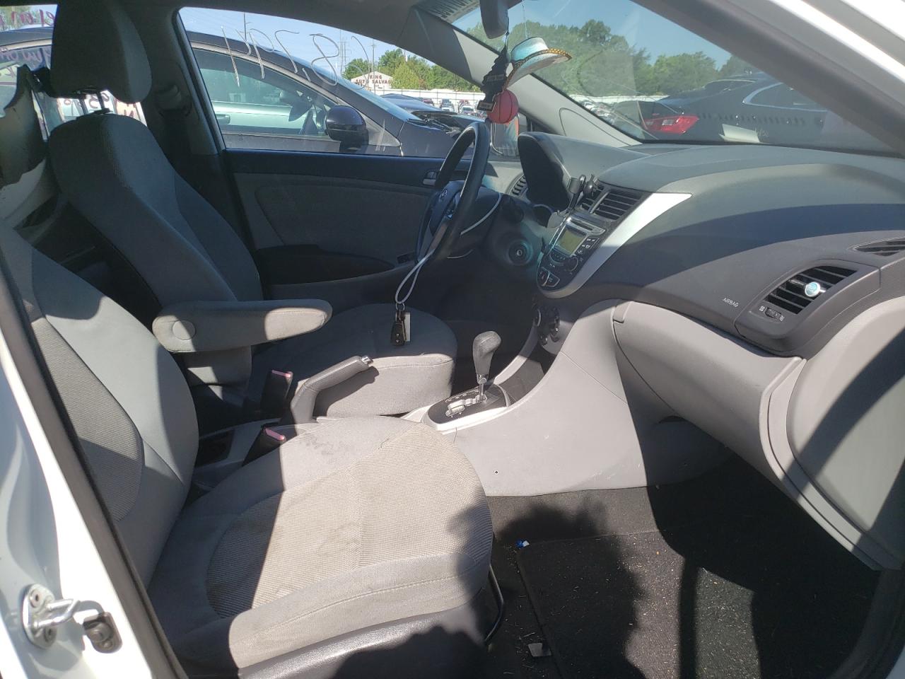Photo 5 from auction – 2013 HYUNDAI ACCENT GLS with VIN KMHCT5AE7DU081522