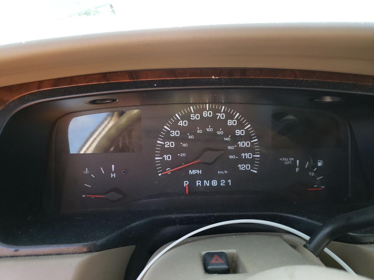 Photo 8 from auction – 2000 LINCOLN TOWN CAR E with VIN 1LNHM81W5YY838509