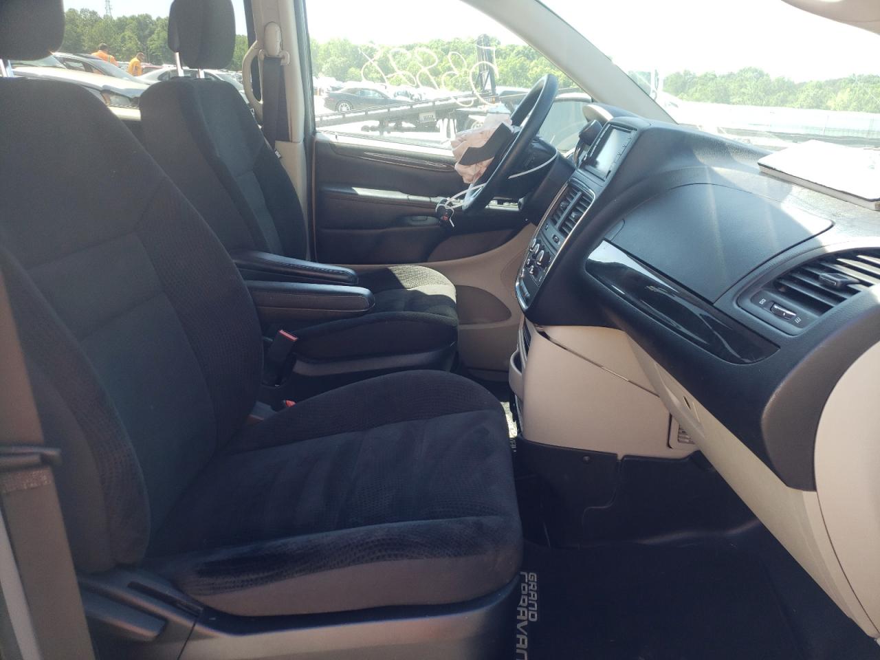 Photo 5 from auction – 2017 DODGE GRAND CARA with VIN 2C4RDGBG9HR802370