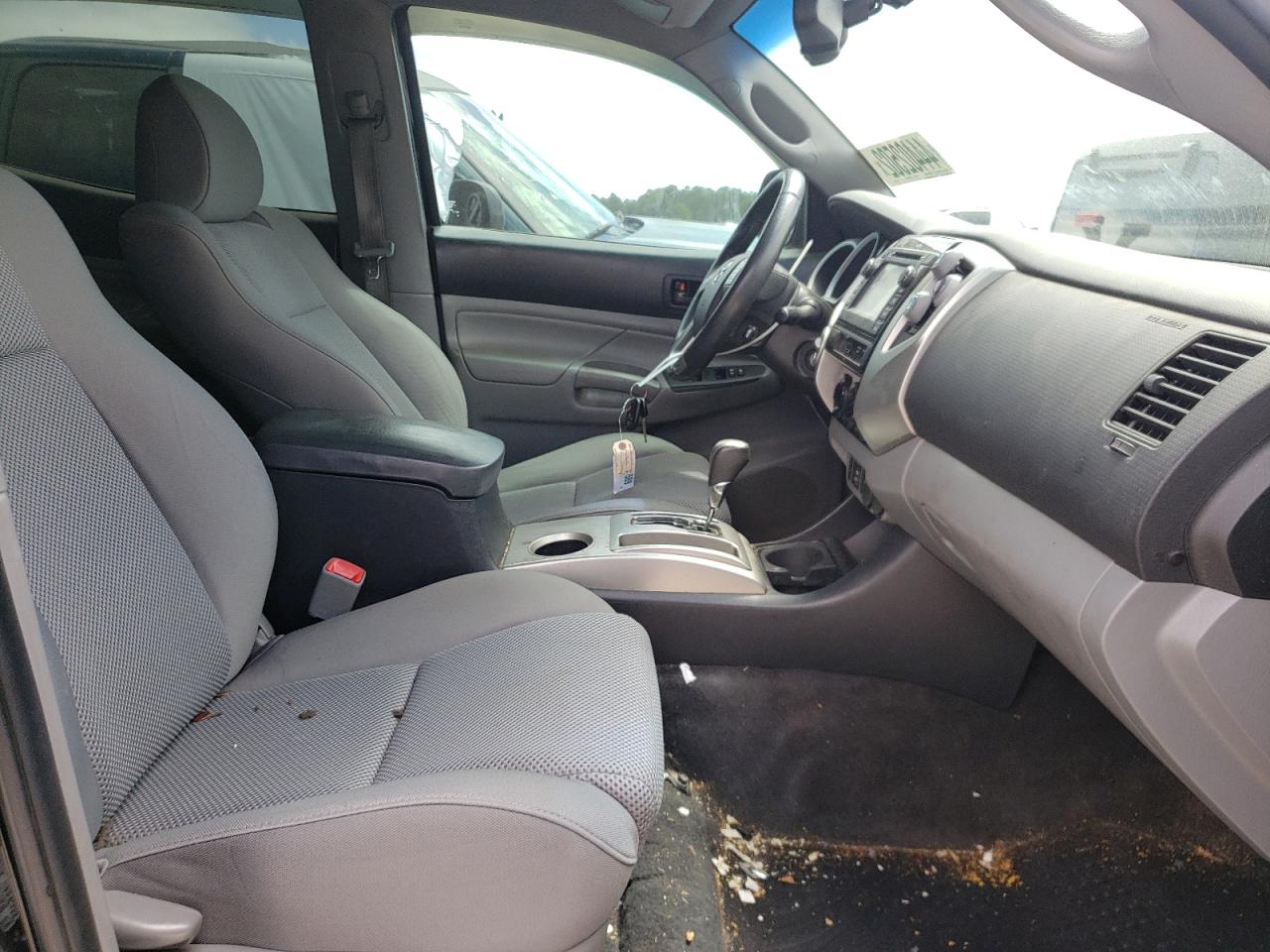 Photo 5 from auction – 2013 TOYOTA TACOMA DOU with VIN 5TFLU4EN4DX067047