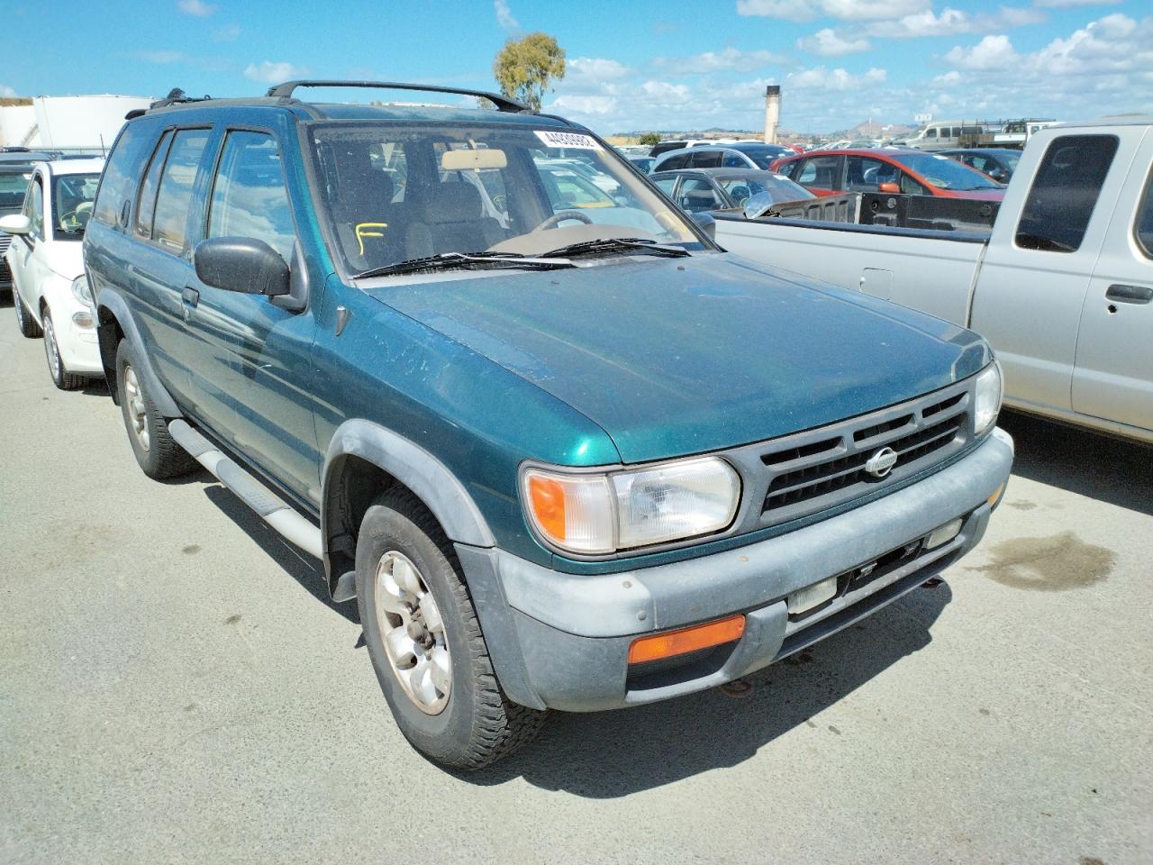NISSAN PATHFINDER 1997 with VIN JN8AR05Y4VW171562 - Photo from auction