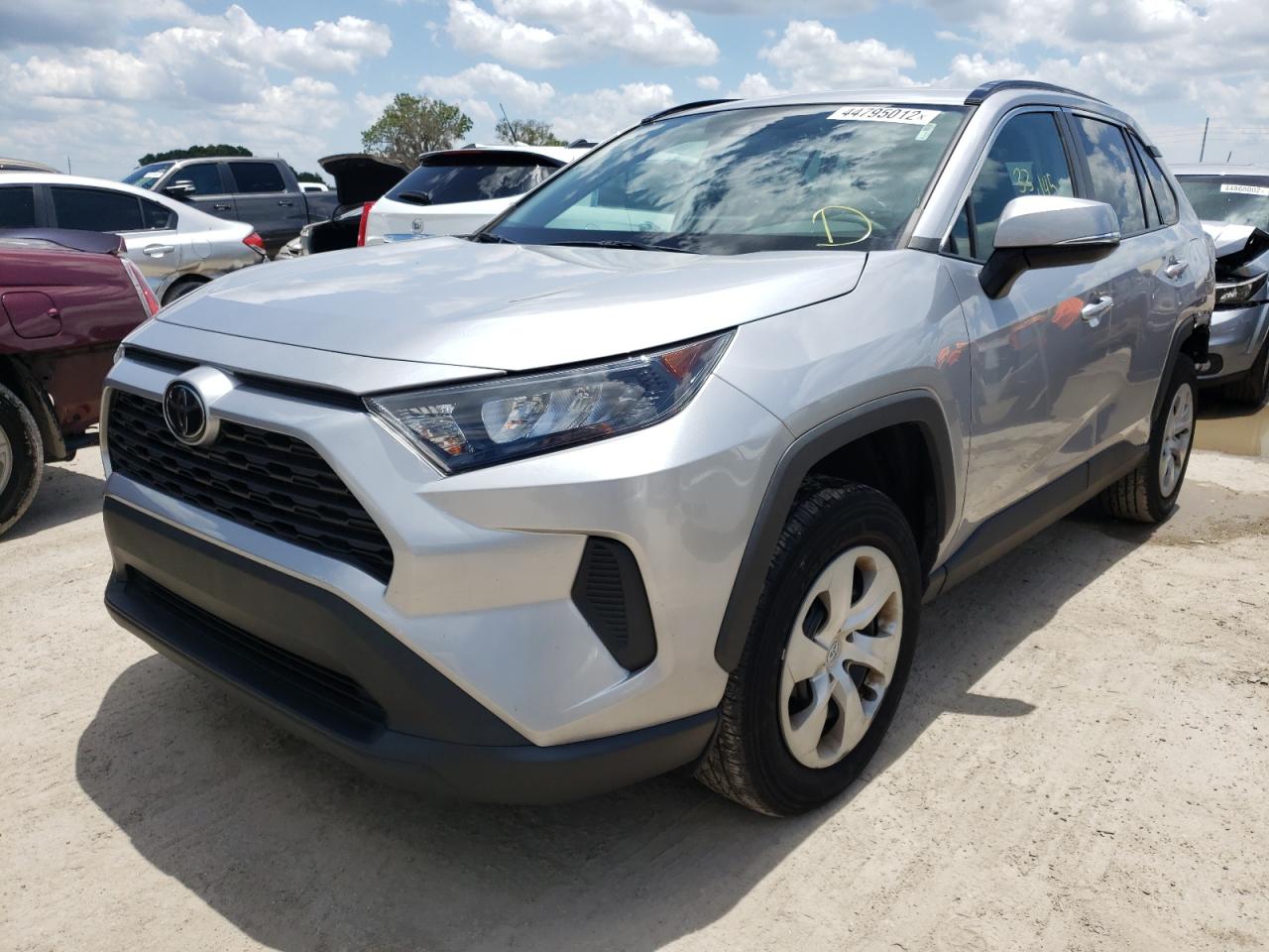 Photo 2 from auction – 2021 TOYOTA RAV4 LE with VIN 2T3K1RFVXMC092203
