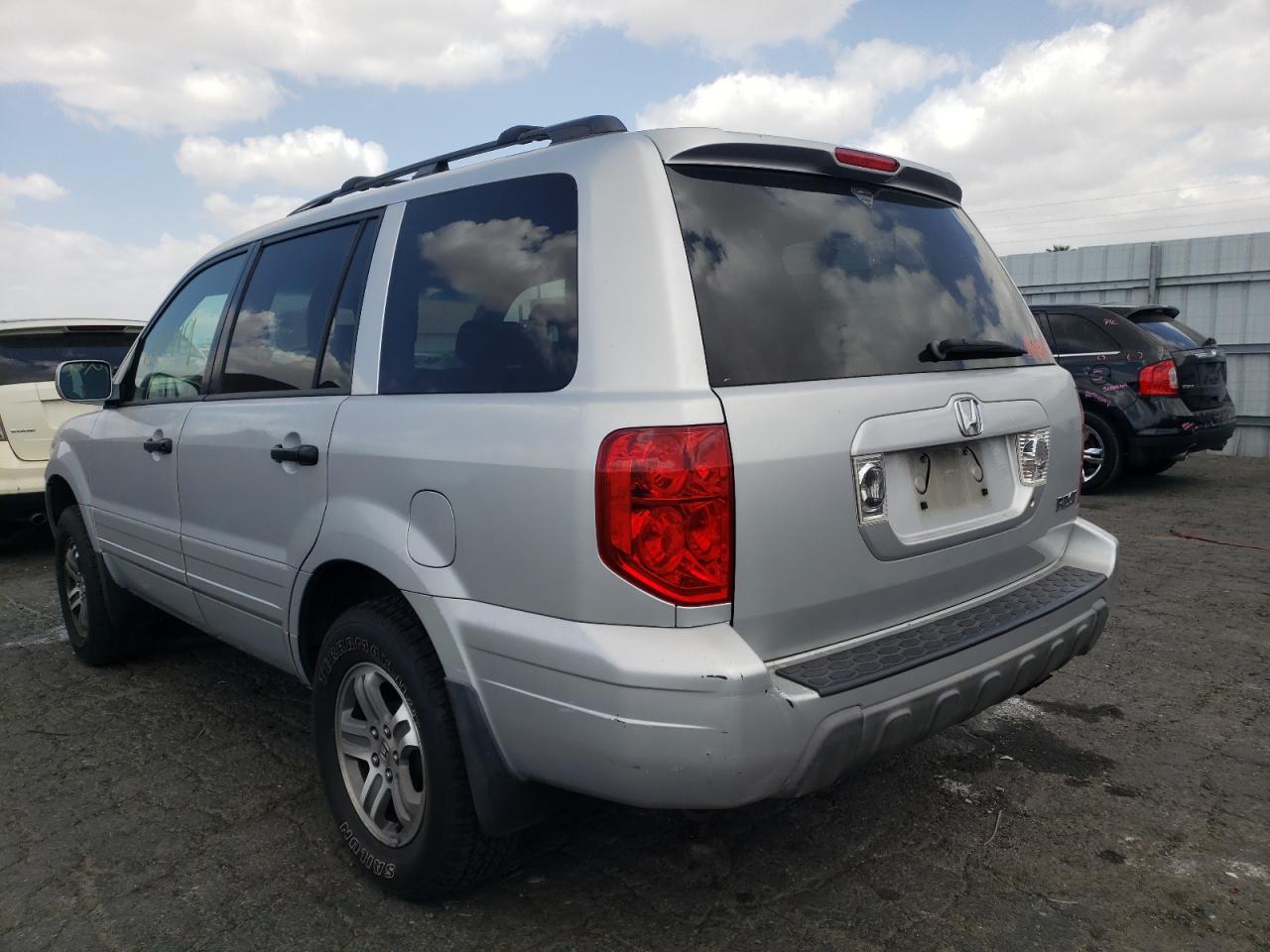 Photo 3 from auction – 2003 HONDA PILOT EXL with VIN 2HKYF18523H613929