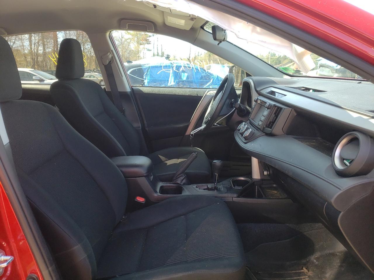 Photo 5 from auction – 2016 TOYOTA RAV4 LE with VIN 2T3BFREV7GW495836
