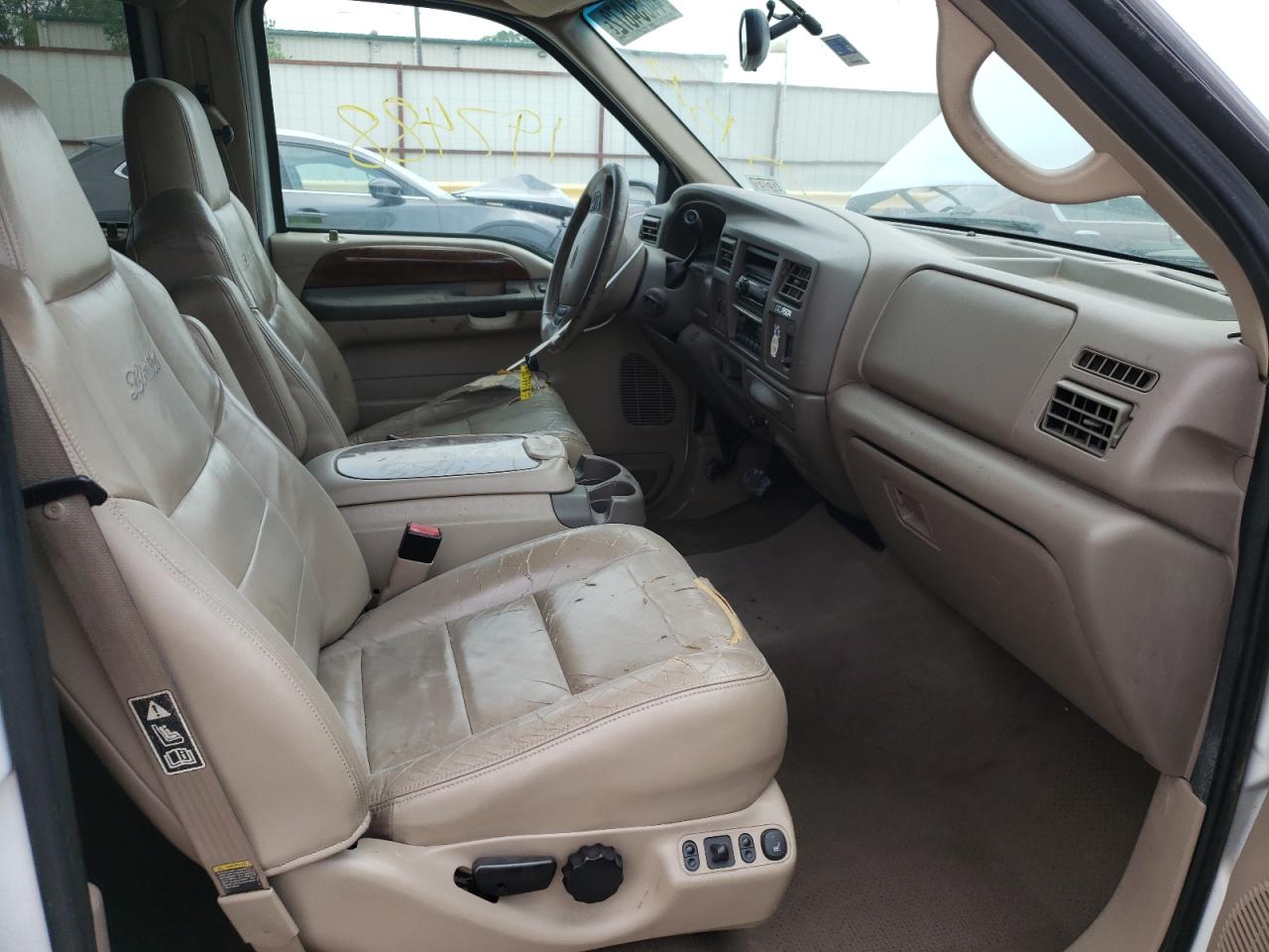 Photo 5 from auction – 2002 FORD EXCURSION with VIN 1FMNU42L22EA77706