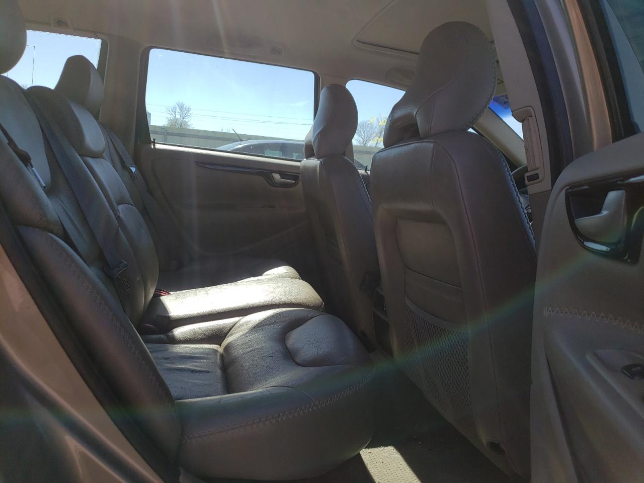 Photo 6 from auction – 2004 VOLVO XC70 with VIN YV1SZ59H641144179
