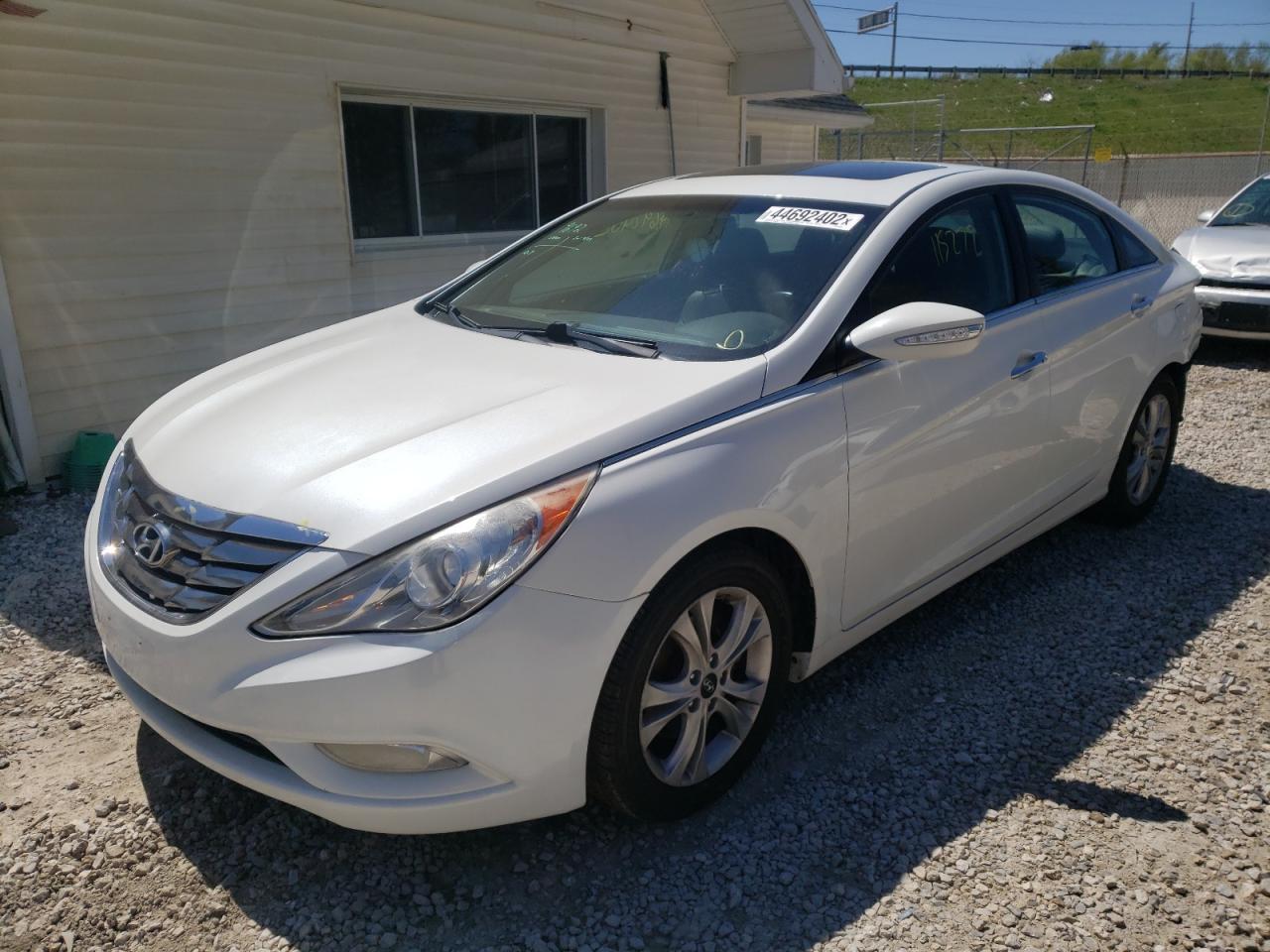 Photo 2 from auction – 2011 HYUNDAI SONATA SE with VIN 5NPEC4AC4BH307352