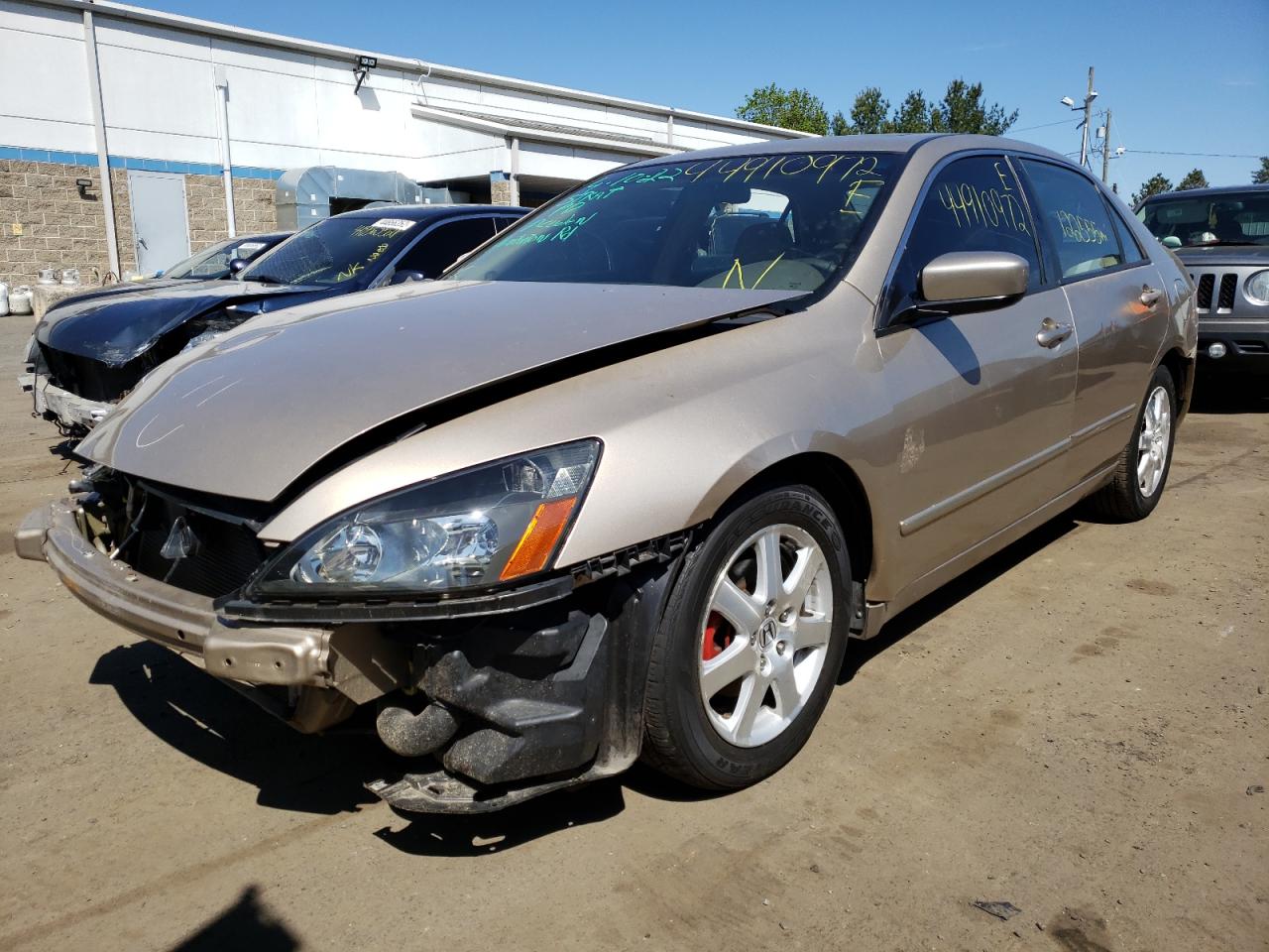 Photo 2 from auction – 2004 HONDA ACCORD with VIN 1HGCM568X4A124046